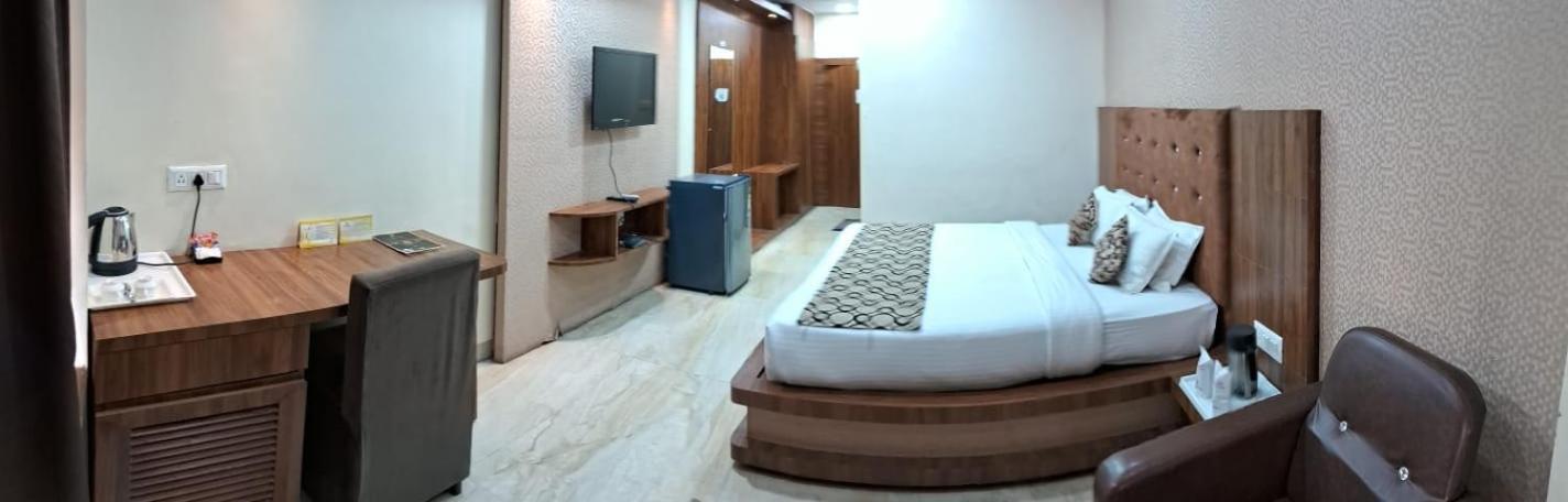 Hotel Samdareeya Pvt Ltd Jabalpur Eksteriør billede